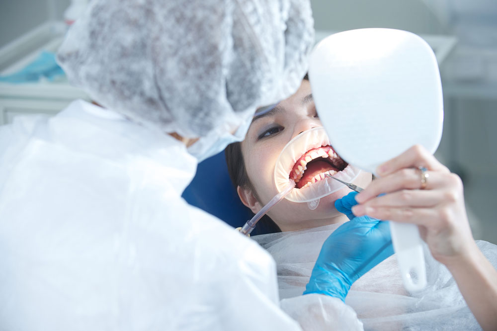 Periodontist does the oral cavity prevention